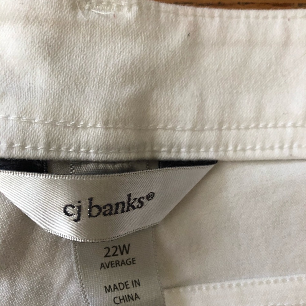 CJ Banks White crop pants